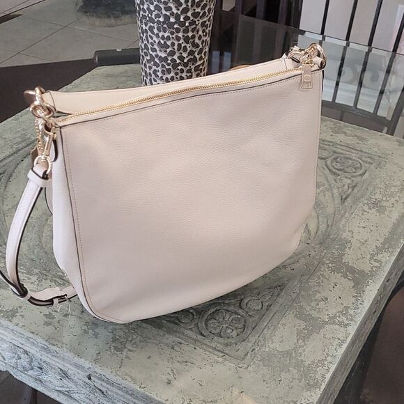 COACH Turnlock White Pebbled Leather Hobo Bag New - Picture 2 of 13